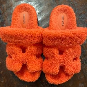 Hermes Chypre orange teddy slides size 38🍊